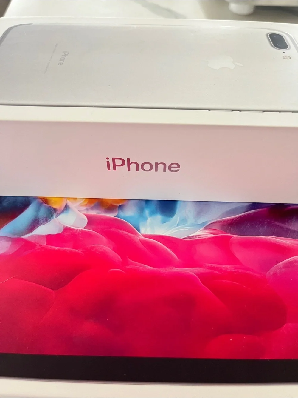 Apple iPhone - White / Silver box only 32 GB iPhone 7 Plus